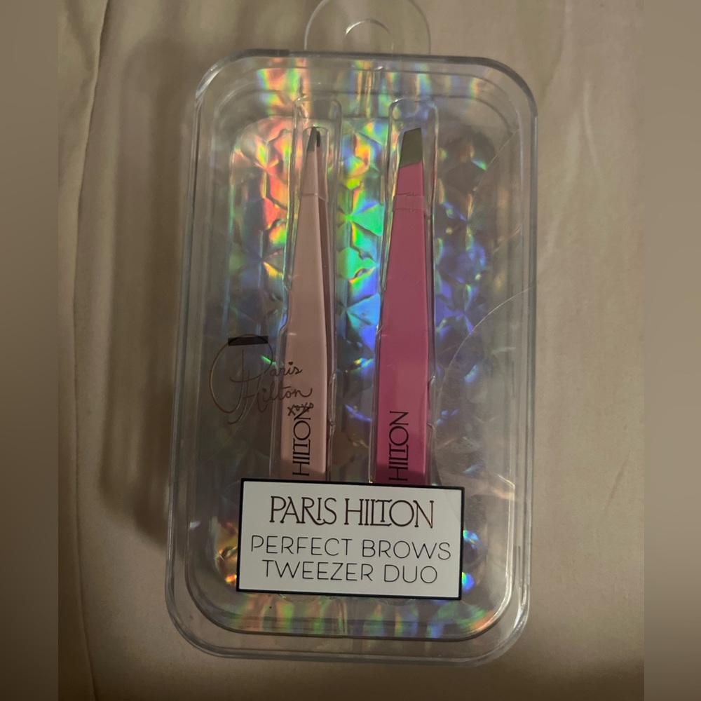 NWT PARIS HILTON PERFECT BROWS TWEEZER DUO SET